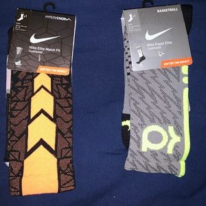 NEW Nike Elite Socks (Medium: 8-12)